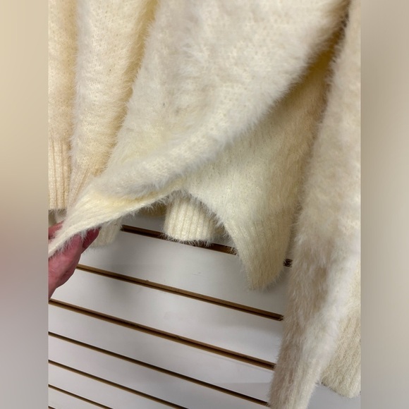 GB Gianni Bini Sweater Mock Turtle Neck Fuzzy Stretchy Soft NWT Size XL Cream - Picture 4 of 10